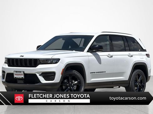 Used 2023 Jeep Grand Cherokee Altitude RWD image 1