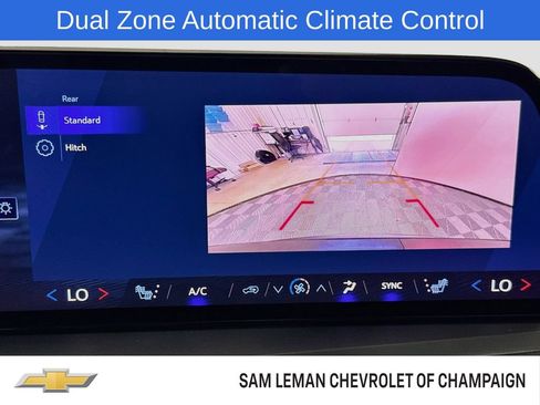 Used 2025 Chevrolet Traverse LT FWD image 14