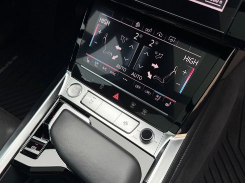 Used 2019 Audi e-tron Premium Plus image 26