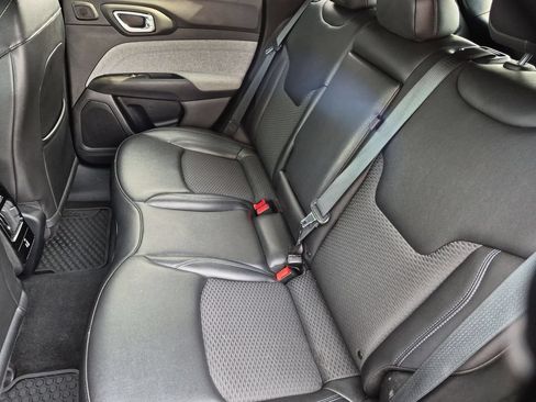 Used 2025 Jeep Compass Latitude w/ Sun & Sound Group AWD/4WD image 27
