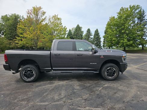 Used 2025 RAM 2500 Laramie AWD/4WD image 7
