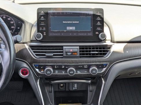 Used 2020 Honda Accord Touring image 17