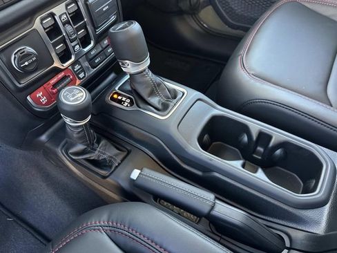 New 2025 Jeep Gladiator Rubicon image 19