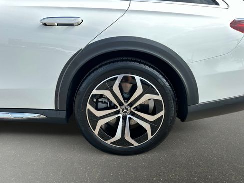 Used 2025 Mercedes-Benz E 450 4MATIC All-Terrain Wagon image 11