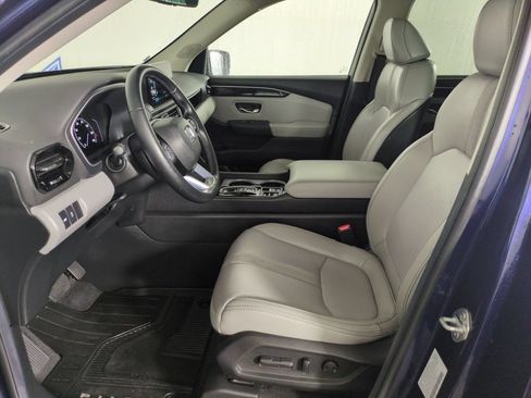 Certified 2025 Honda Pilot Touring image 13
