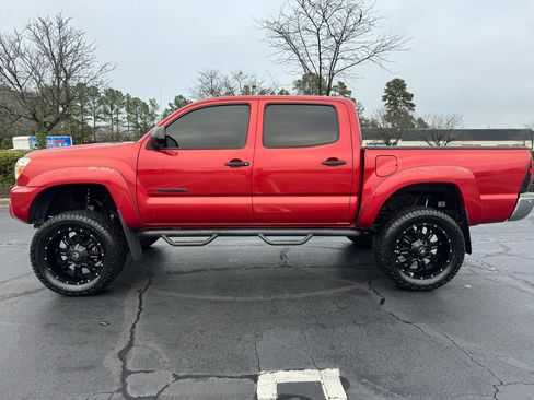 Used 2014 Toyota Tacoma 4x4 Double Cab image 2