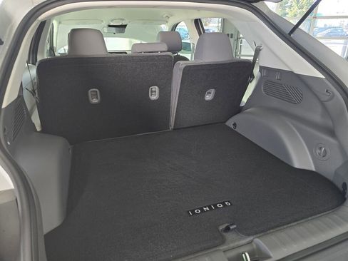 New 2026 Hyundai Ioniq 5 SE image 17