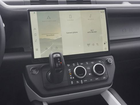 New 2026 Land Rover Defender 130 X-Dynamic SE image 15