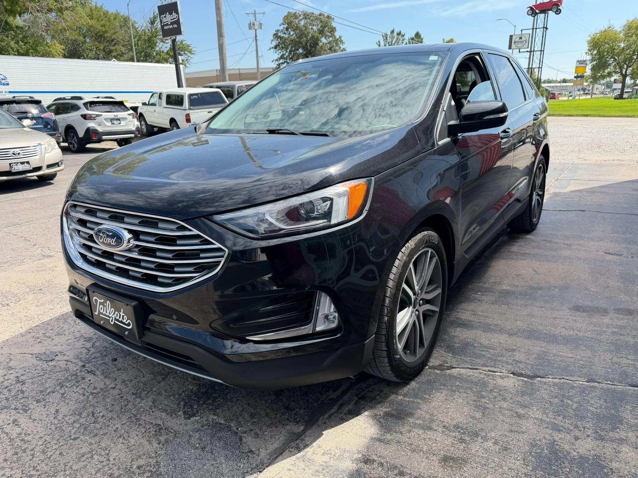 Used 2020 Ford Edge Titanium FWD image 4