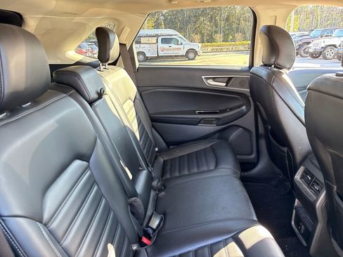 Used 2019 Ford Edge SEL w/ Equipment Group 201A image 29