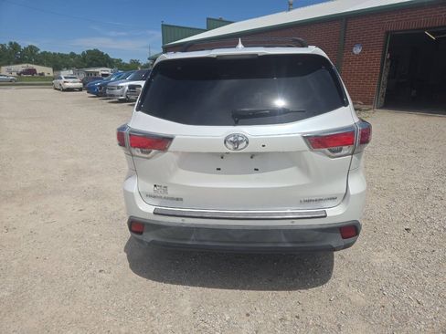 Used 2015 Toyota Highlander Limited w/ Driver Technology Package AWD/4WD image 17