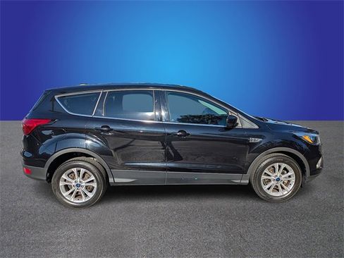 Used 2019 Ford Escape SE image 6