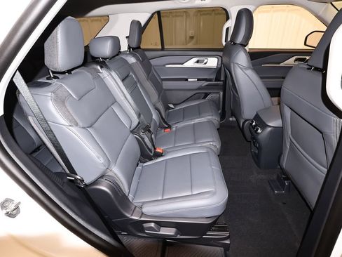 New 2026 Ford Explorer Active image 16