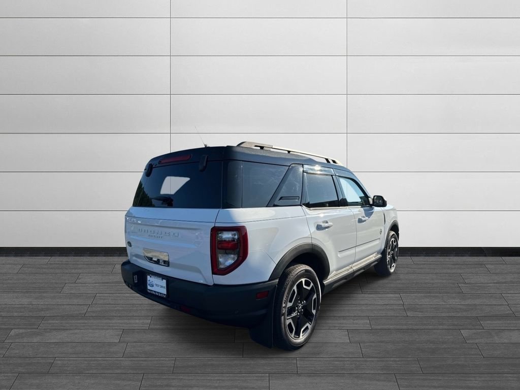 Used 2024 Ford Bronco Sport Outer Banks w/ Tech Package AWD/4WD image 3