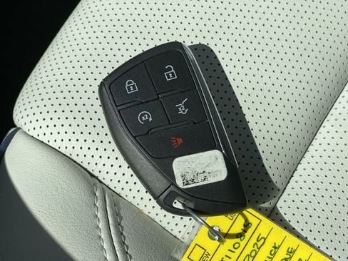 Used 2025 Buick Enclave Avenir w/ Super Cruise Package AWD/4WD image 27