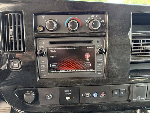 Used 2019 GMC Savana 2500 image 25