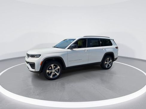 New 2026 Jeep Grand Cherokee L Limited AWD/4WD image 4
