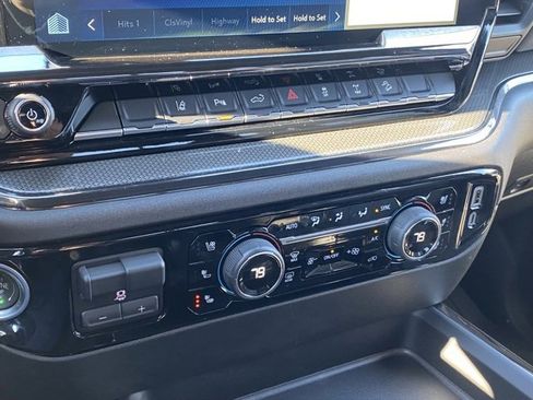 Used 2024 Chevrolet Silverado 2500 ZR2 w/ Technology Package image 16