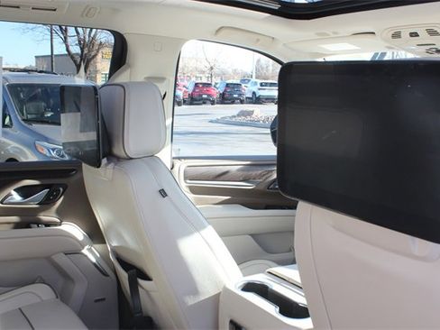Used 2024 GMC Yukon XL Denali w/ Denali Reserve Package image 25