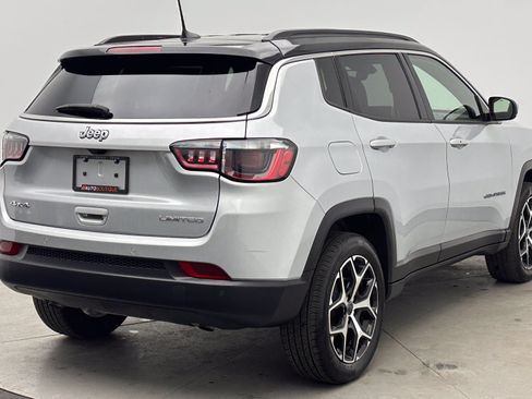 Used 2025 Jeep Compass Limited AWD/4WD image 7