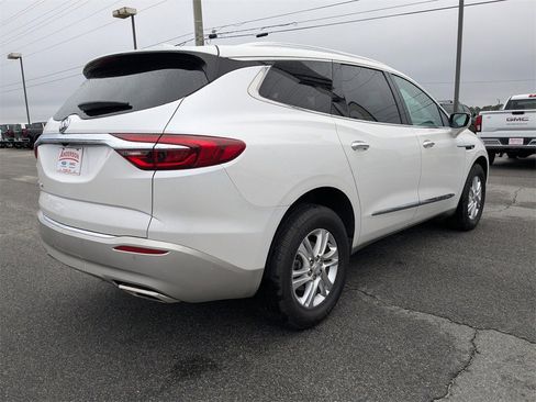 Used 2021 Buick Enclave Essence w/ Sound and Sites Package image 4