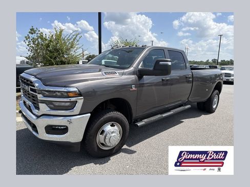 Used 2026 RAM 3500 Tradesman AWD/4WD image 1