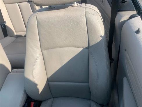 Used 2009 BMW 135i Convertible image 11