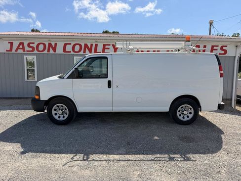 Used 2014 Chevrolet Express 1500 RWD image 1