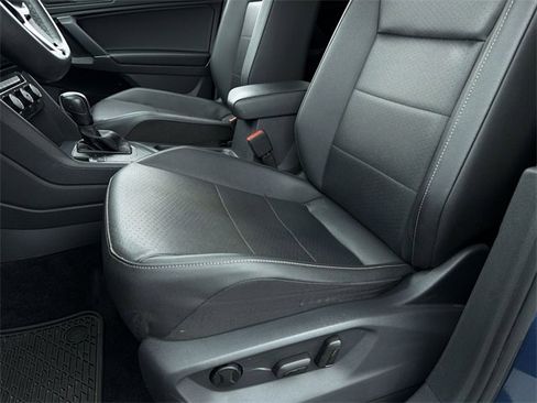 Used 2020 Volkswagen Tiguan SEL image 23