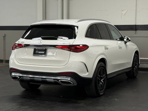 Used 2025 Mercedes-Benz GLC 350e 4MATIC image 12