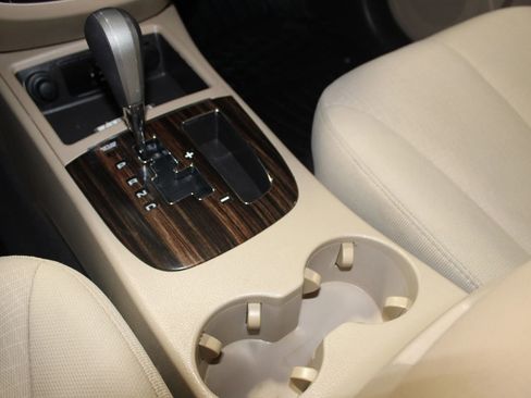 Used 2010 Hyundai Santa Fe GLS image 17