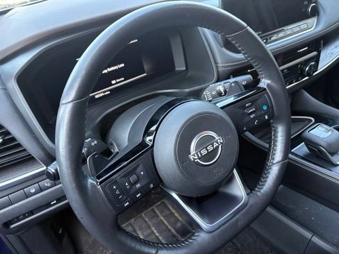 Used 2022 Nissan Rogue Platinum w/ Head-Up Display Package AWD/4WD image 9
