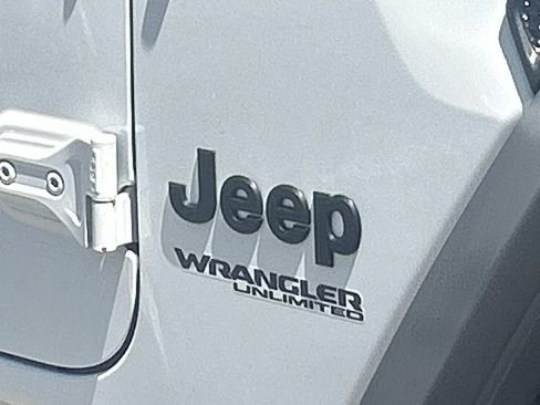 Used 2021 Jeep Wrangler Unlimited Sport AWD/4WD image 10