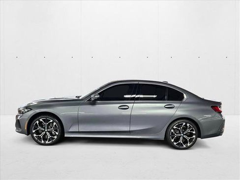 Used 2025 BMW 330i 330i w/ Premium Package image 5