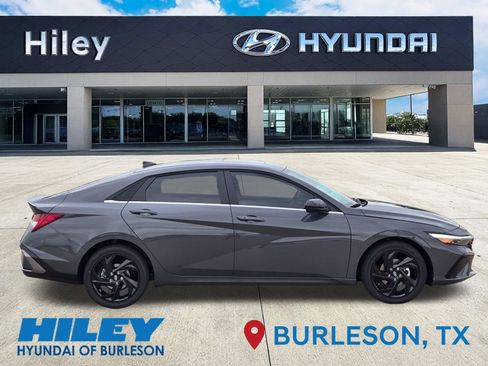 New 2026 Hyundai Elantra SEL Sport Premium FWD image 3