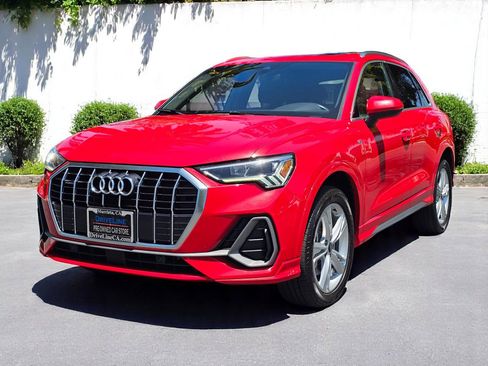 Used 2023 Audi Q3 2.0T Premium w/ 19" Wheel Package image 5