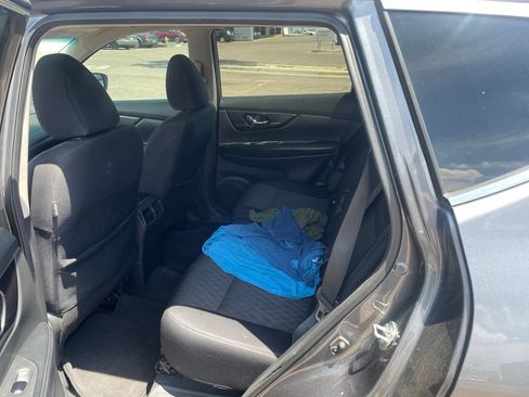 Used 2018 Nissan Rogue S w/ S Value Package FWD image 2