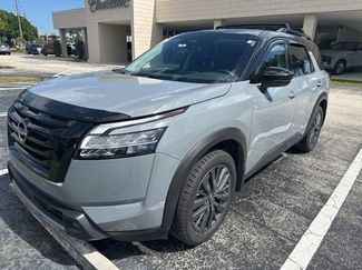 Used 2024 Nissan Pathfinder SL w/ SL Premium Package video 1