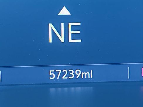 Used 2021 Chevrolet Colorado Z71 w/ Safety Package image 12