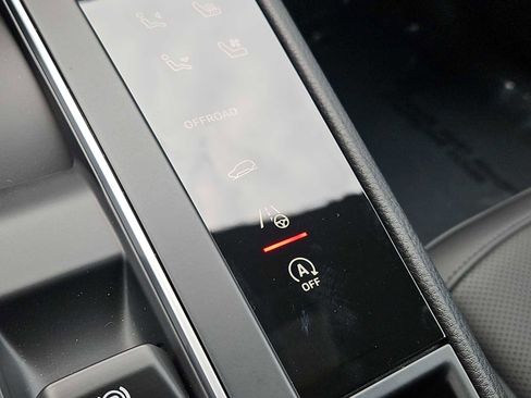 New 2026 Porsche Macan AWD/4WD image 14