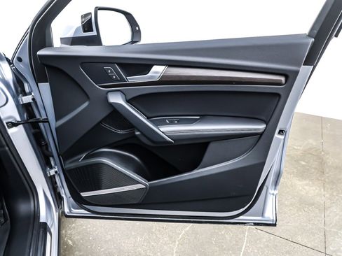 Used 2023 Audi Q5 e Premium Plus w/ Premium Plus Package image 24