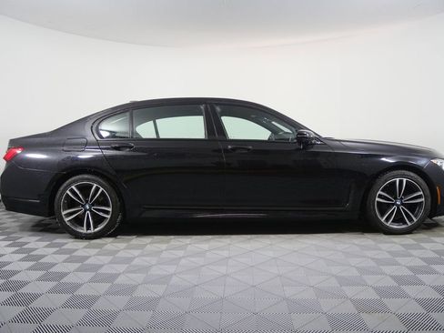 Used 2022 BMW 740i xDrive 740i xDrive w/ M Sport Package image 2