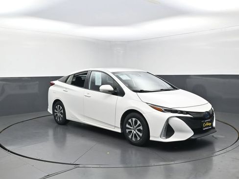 Used 2020 Toyota Prius Prime LE w/ Carpet Mat Package image 7