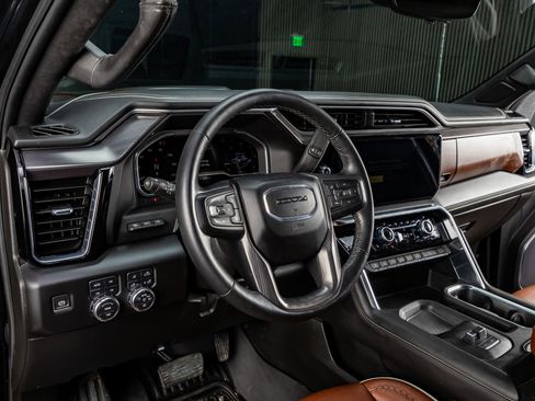 Used 2024 GMC Sierra 2500 Denali Ultimate image 16