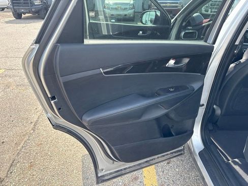 Used 2018 Kia Sorento LX AWD/4WD image 18