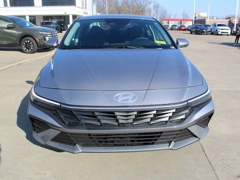 New 2026 Hyundai Elantra SE image 7
