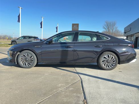 Used 2024 Hyundai Sonata Limited image 4