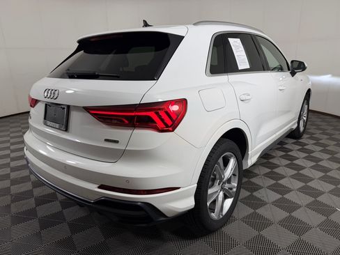 Used 2020 Audi Q3 2.0T Premium w/ Convenience Package AWD/4WD image 9