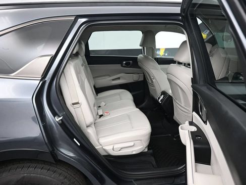 Used 2023 Kia Sorento S FWD image 45