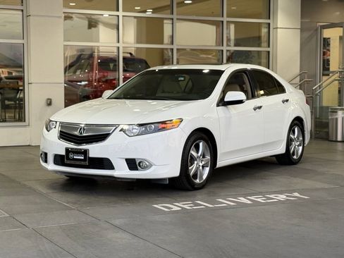 Used 2013 Acura TSX Sedan image 2